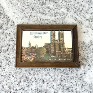Vintage Westminster Abbey Mirror, London Souvenir Wall Art with Wooden Frame, Retro UK Travel Decor, Small Framed Mirror Gift, Gallery Wall
