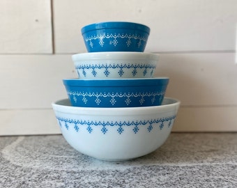 Snowflake Blue Garland Vintage Pyrex Complete Mixing Bowl Set 4 | Winter Teal 401 402 403 404 1970s | Wedding Gift Birthday Gift MCM