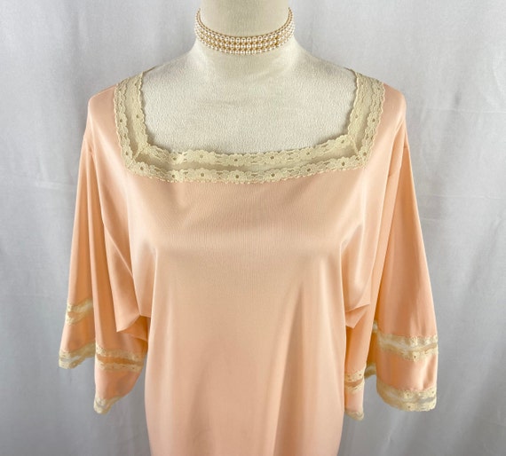Vintage Formfit Rogers Peach Nightgown with Cream… - image 2