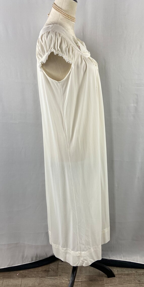 Vintage Silky White Long Nightgown Floral Lace To… - image 4