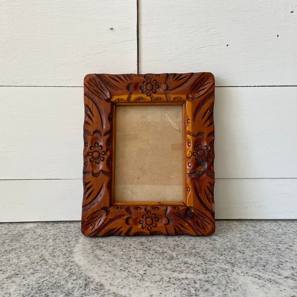 Vintage Hand-Carved Wood Photo Frame 4 x 6, Rustic Boho Home Decor, Floral Motif Wood Picture Frame, Mid-Century Artisan Crafted Collectible