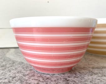 Rainbow Stripes Vintage Pyrex Complete Mixing Bowl Set of 3 | 401