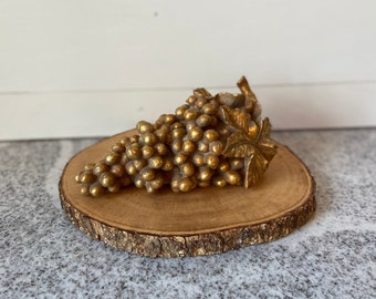 Mid-Century Vintage Gold Grape Cluster Table Decor, Antique Bronze Finish Fruit Sculpture, Retro Decor Centerpiece, Elegant Metallic Grapes