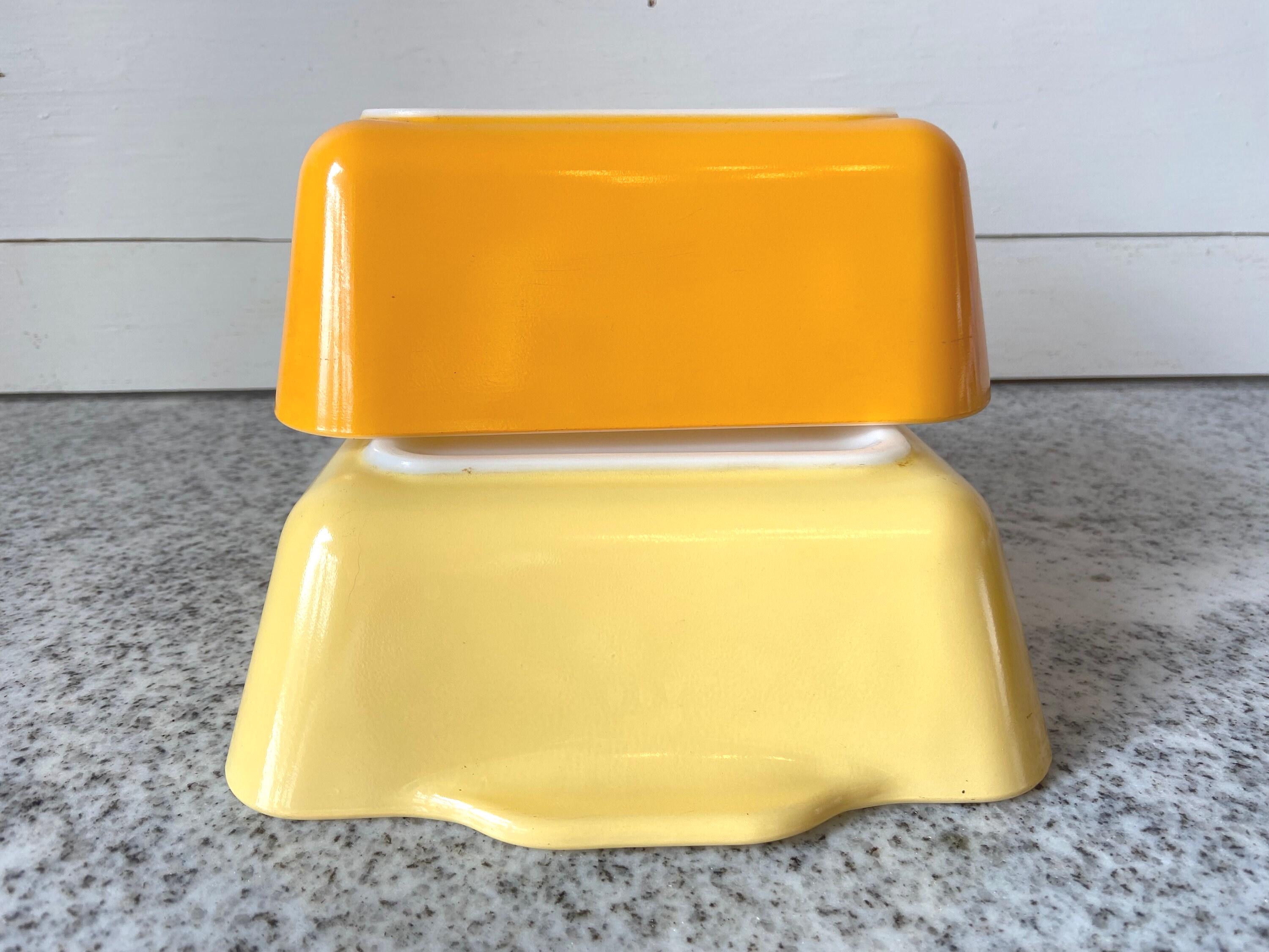 Town & Country Vintage Pyrex Complete Refrigerator Set 8