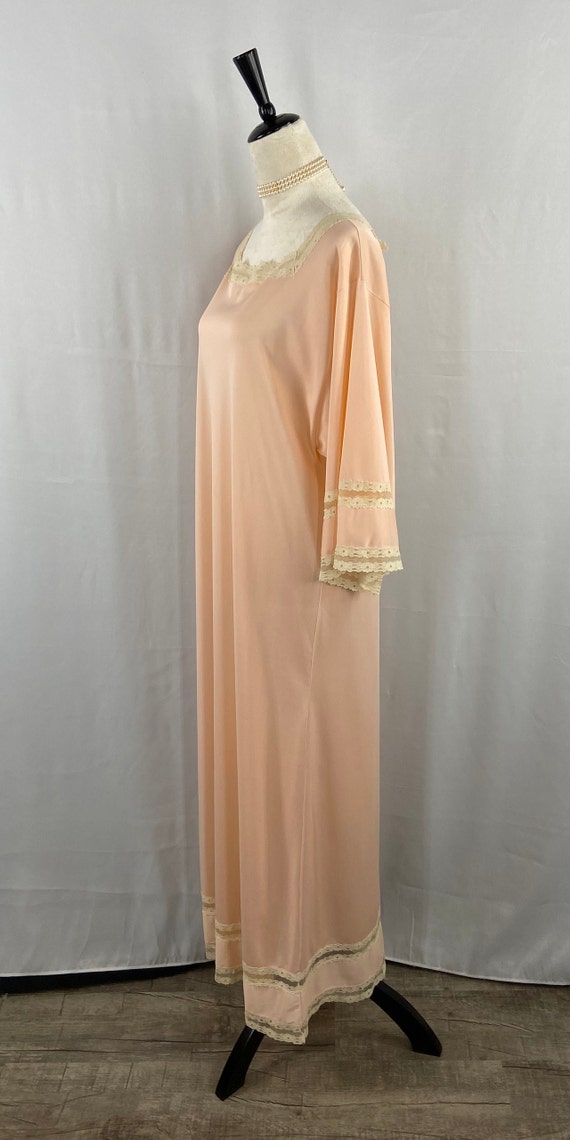 Vintage Formfit Rogers Peach Nightgown with Cream… - image 3