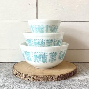 Vintage Amish Butterprint Pyrex Mixing Bowl Set 401 - 403, 1960s Pyrex Farmhouse Folk Art Cottage Turquoise Blue, Wedding Gift, Gift for Her