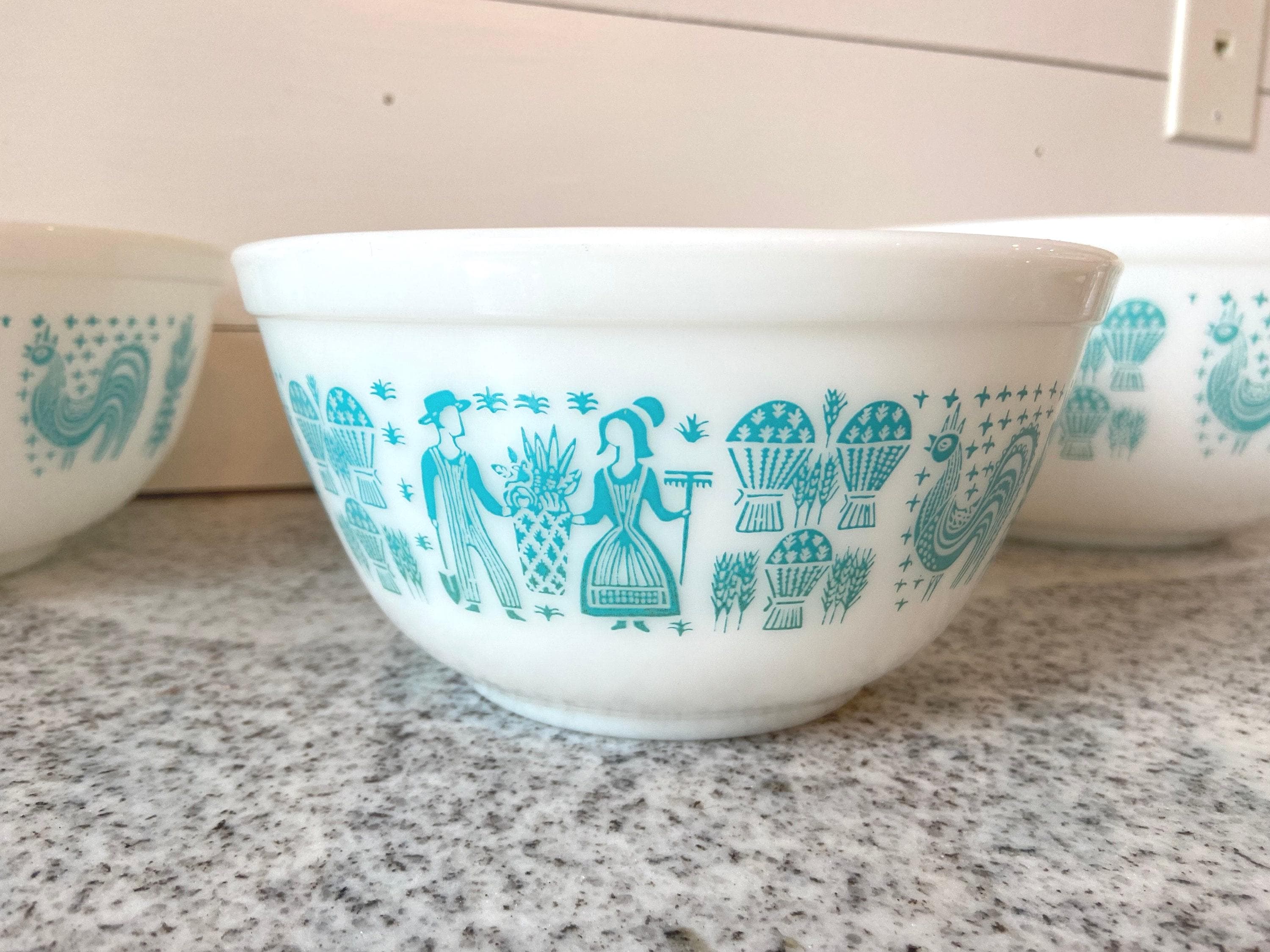 Amish Butterprint Vintage Pyrex Mixing Bowl Complete Set of 4 401