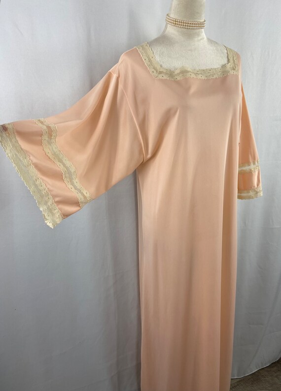 Vintage Formfit Rogers Peach Nightgown with Cream… - image 7