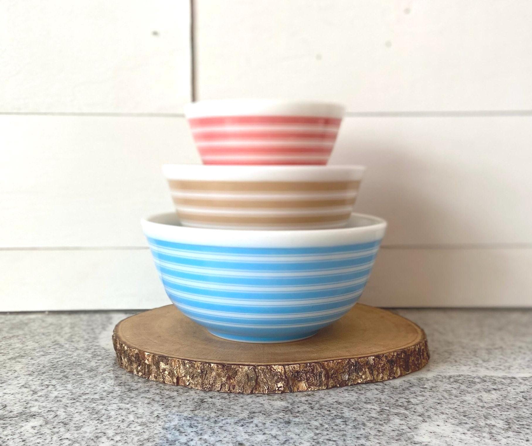 オールドパイレックス レインボーストライプボウル ピンク 3個セット Rainbow Stripes Vintage Pyrex Complete Mixing Bowl Set of 3