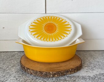 Vintage Pyrex Daisy or Sunflower 2.5 Quart Oval Covered Casserole Dish with Patterned Opal Lid #045 | 1970s Kitchen, Gift for Her