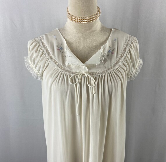 Vintage Silky White Long Nightgown Floral Lace To… - image 2