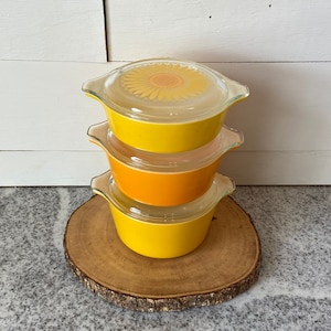 Daisy Vintage Pyrex Round Casserole Set 6 Pieces | 1960s 1970s Pyrex Yellow Orange Sunflower Summer 471 - 473 Birthday Gift Wedding Gift