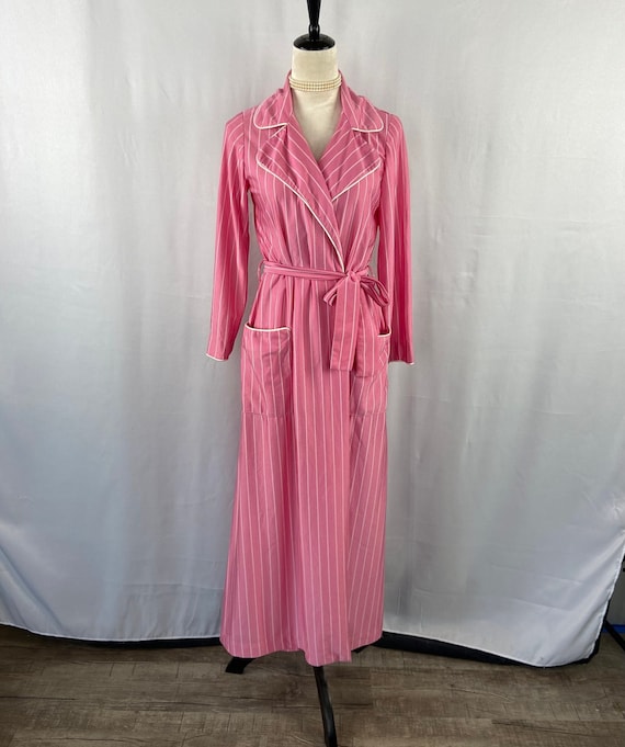 Elegant 1970s Saks Fifth Avenue Young Dimensions Pink Pinstripe