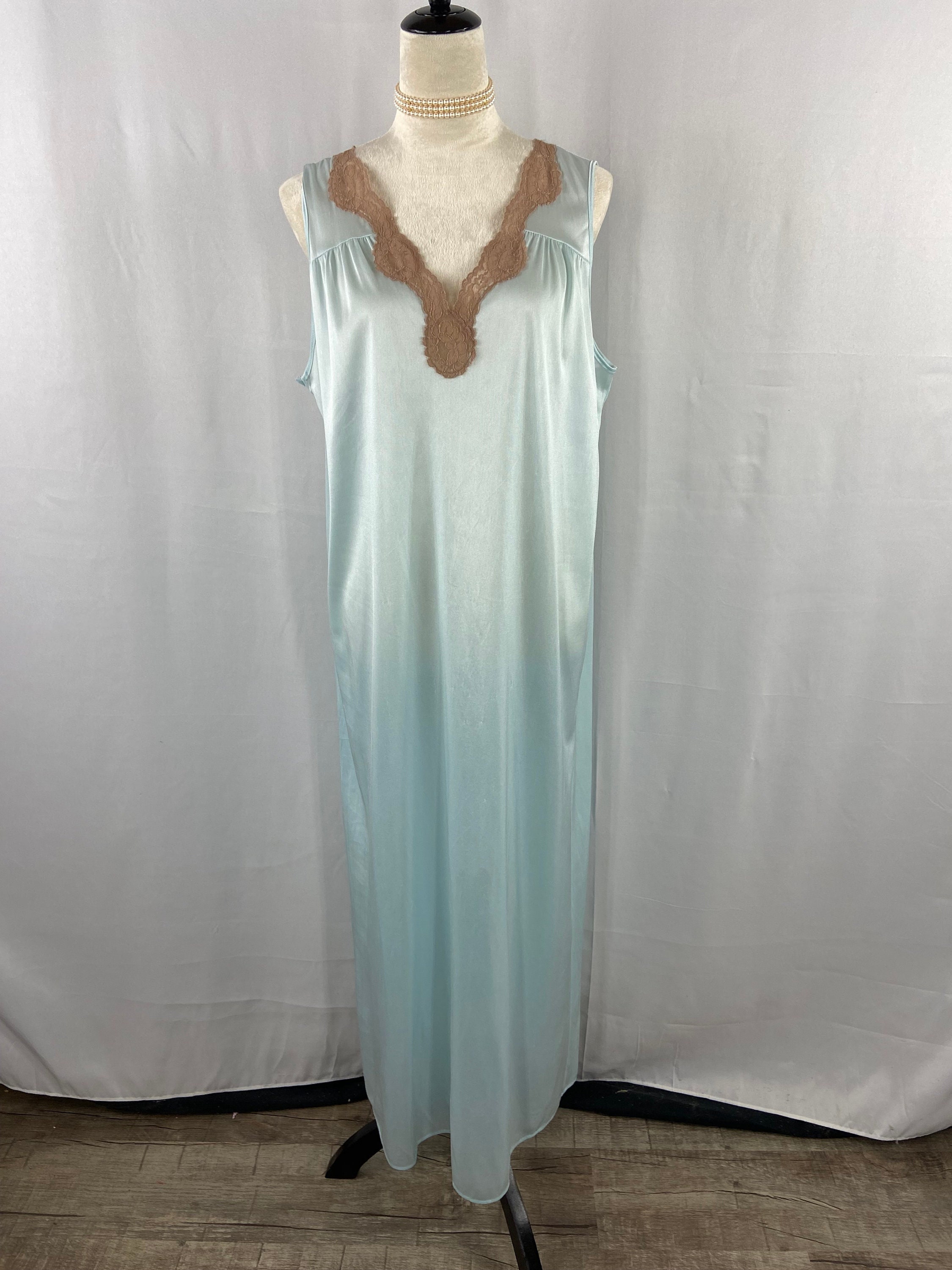 Vintage HANRO beautiful long Lace Cotton white gown, slip size 38