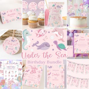 Puede incluir: Una colección de decoraciones de fiesta de cumpleaños con temática "Bajo el Mar" en rosa. Incluye adornos para cupcakes, una tarta, una pancarta, invitaciones y bolsas de regalo. Las decoraciones presentan criaturas marinas.