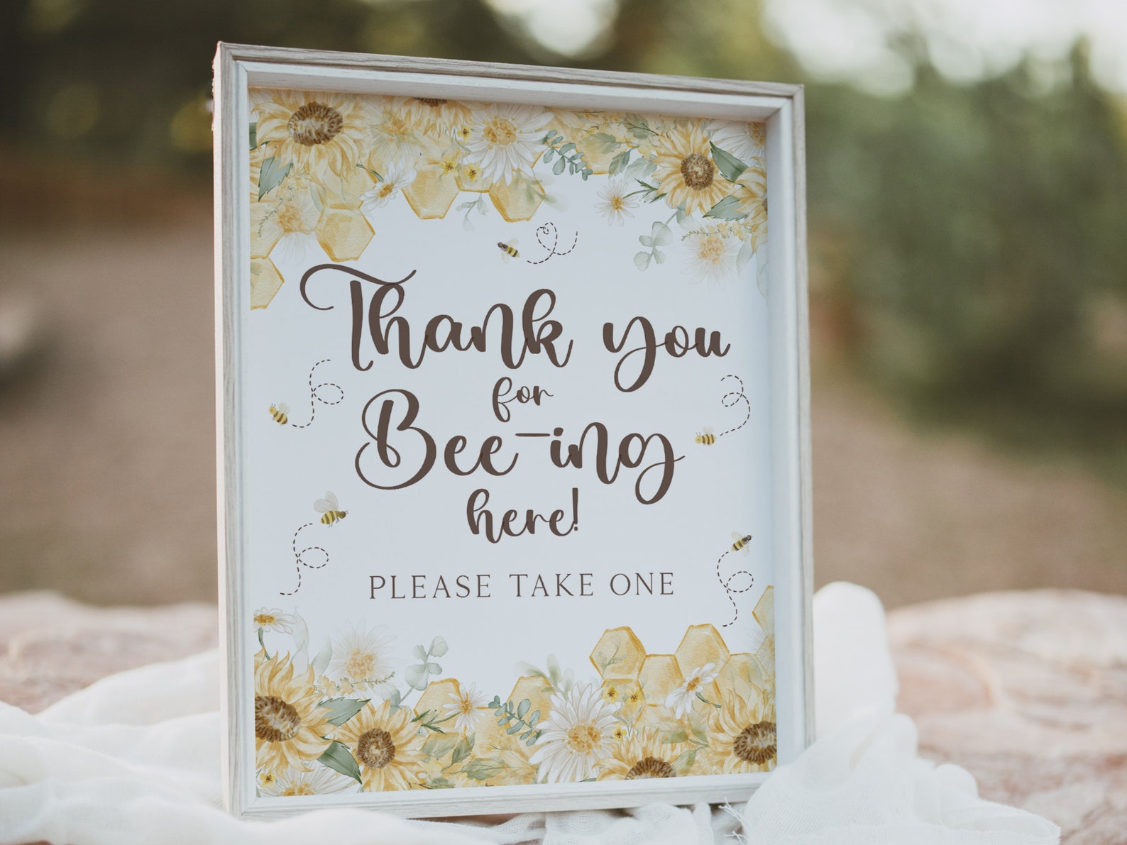 PRINTABLE Thank You for Beeing Here Sign. Bumble Bee Desert Table Signs ...