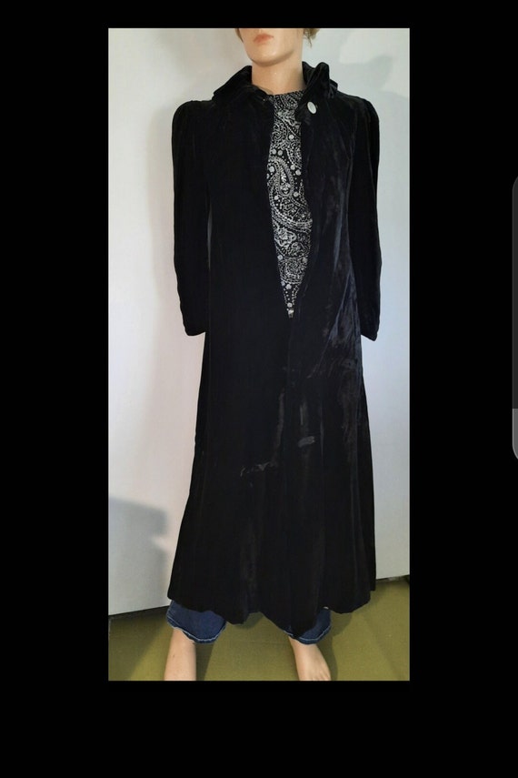 1930s Vintage Black Velvet Opera Cape