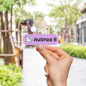 Personalisierte Kinder Namen Aufkleber | Wasserdichte Namensetiketten für Kindergarten & Vorschule | Zurück in der Schule Geschenk | Personalisierte Schulaufkleber für Kinder