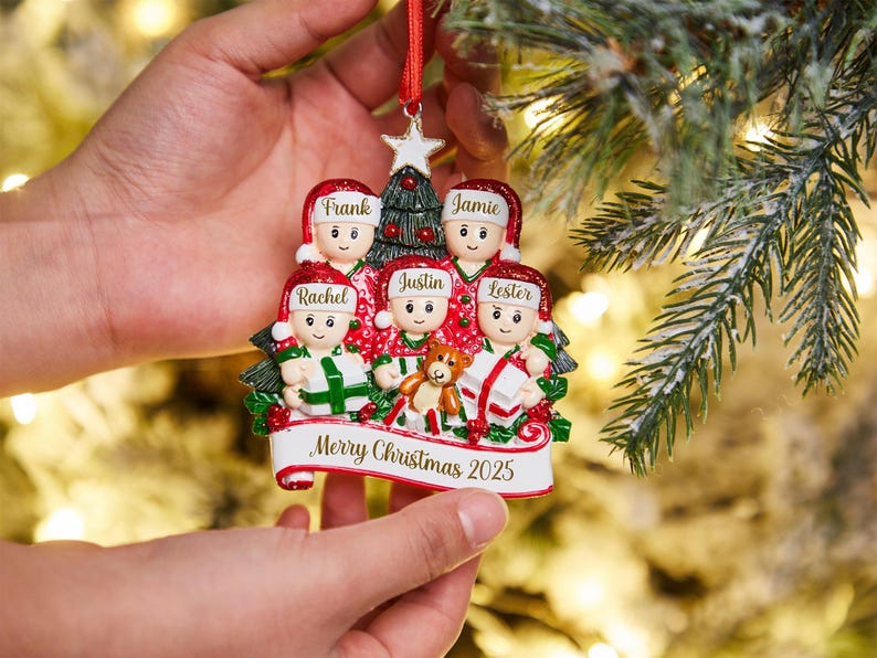 Personalisierte Familie Weihnachten Ornament, 2026 Weihnachten Ornament, Laser gravierte Familie Ornament, benutzerdefinierte Familie Ornament für Weihnachtsbaum Dekor Bild 4