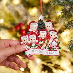 Personalisierte Familie Weihnachten Ornament, 2026 Weihnachten Ornament, Laser gravierte Familie Ornament, benutzerdefinierte Familie Ornament für Weihnachtsbaum Dekor Bild 8