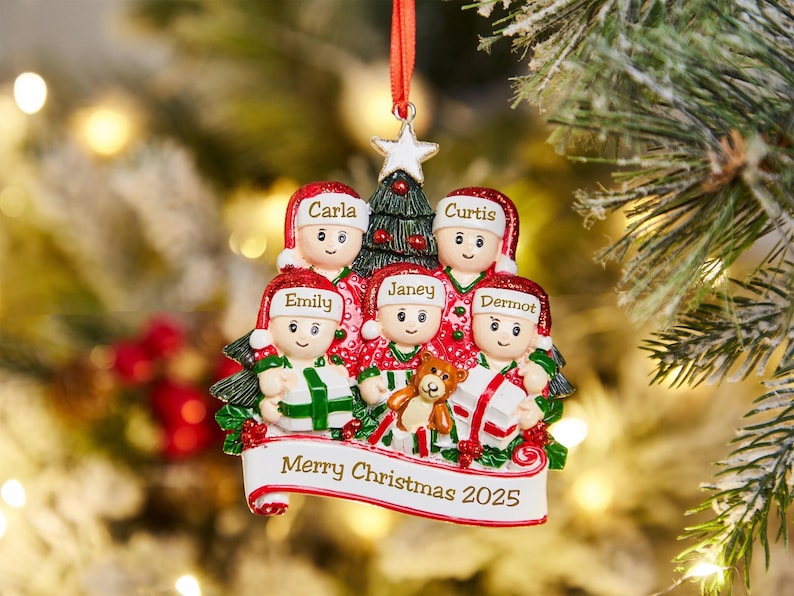 Personalisierte Familie Weihnachten Ornament, 2026 Weihnachten Ornament, Laser gravierte Familie Ornament, benutzerdefinierte Familie Ornament für Weihnachtsbaum Dekor Bild 2