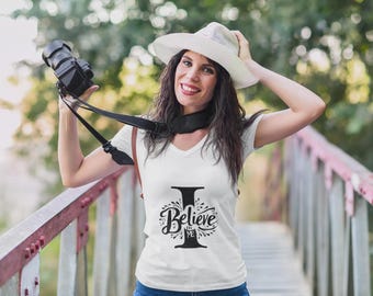 I Believe in Me Women's V-Neck T-Shirt | Confidence Affirmation Tee | Motivational Self-Love Shirt
