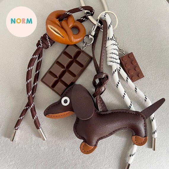 DACHS BAG CHARM CHOCOLATE BROWN DACHS BAG CHARM CHOCOLATE BROWN