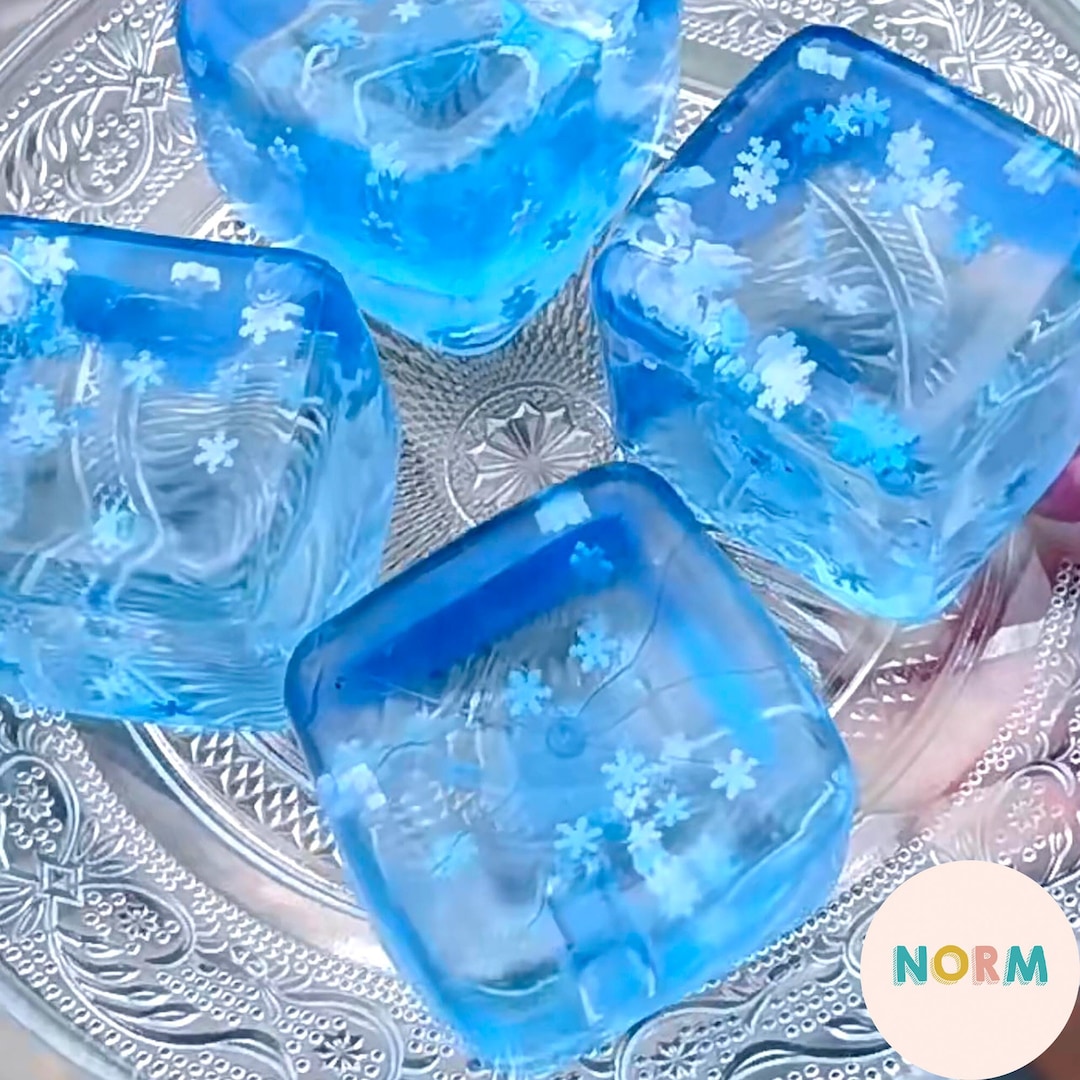Ice Cube Stress Ball With Snowflakes – Mini Slow-Rise Squishy Fidget Toy For Anxiety Relief (Kids & Adults)