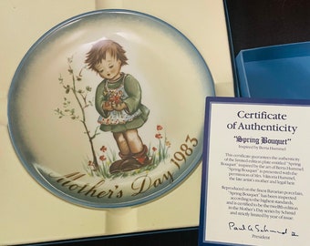 Festa della mamma 1983, Piatto da collezione, "Bouquet di primavera" Schmid, Hummel