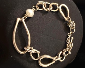 Vintage Silver Tone Chunky Mixed Link Bracelet with Faux Pearl and Toggle Clasp — 8 Inch