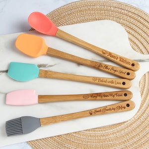 Custom Name Silicone Spatula with Wood Handle, 5-in-1 Set Personalized Engraved Baking Tool Gift, Kitchen Kit Scraper