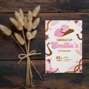 Fête des cow-girls Yee Haw | Invitation d'anniversaire cheval fille | Modèle modifiable d'invitation d'anniversaire de cow-girl | Bottines fleuries Country Western Invite