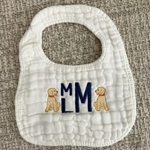 Babero bordado para bebé - Perro con monograma de 3 letras I Baberos para bebé niño I Babero con monograma I Babero para bebé recién nacido I Baberos personalizados