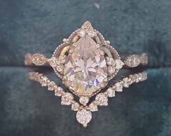 Juego de anillo de compromiso de moissanita en forma de pera de 1,25 quilates, juego de anillo de moissanita de oro rosa vintage, juego de novia de moissanita en racimo Art Deco, anillos de promesa.