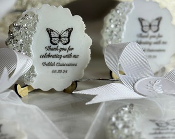 Benutzerdefinierte Gold Quinceanera Gastgeschenke, personalisierte Geschenke, Bonbon-16-Geburtstags-Gastgeschenke, Quinceamaßa Geschenk, Schmetterlings-Party-Magnet Favor, Bonbon-16 Geschenke