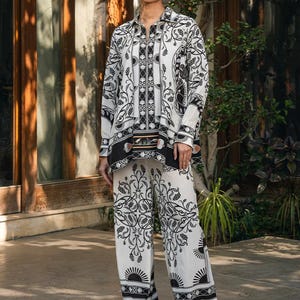 高級シルク生地のリーフプリントコットンコーデセット、ブラックハーフハーフパターンレディースシャツ、スタイリッシュで快適なツーピースのレディースドレス