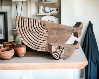 Baleines en bois sculptées / Lot de 2 / Décoration côtière rustique / Ensemble mère et bébé baleine / Cadeau attentionné / Accent de style côtier / Décoration baleine