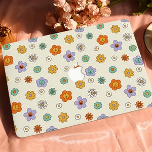 Beige Floral Pattern Hard Protective Personalize Macbook Case for 2022 M2 13.6 A2681 MacBook Air/Pro 13 14 16 15 inch Laptop