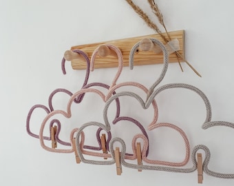 Roze babykleerhangerset. Macrame gepersonaliseerde hangers voor montessori kledingrek. Decoratieve, op maat gemaakte kleerhanger. Wolkenhanger