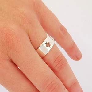 POKER- anello in argento 925- realizzato a mano- Lamu Tanya Gioielli design- fatto in Italia- collezione poker- cuore- picche- quadri- fiore