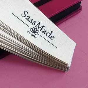 Etichette di marca per articoli fatti a mano Etichette per abbigliamento Etichette in morbido cotone Etichette in cotone personalizzate con logo Etichette in tessuto pretagliate con il tuo logo