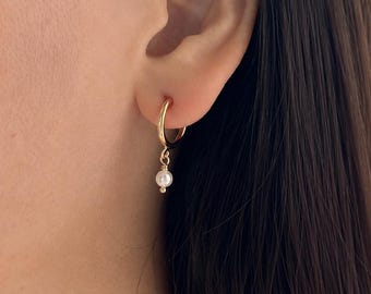 4mm Shell Pearl Hoop Clip On Earrings, Gold Pearl Clip-on Earrings, Non Pierced Earrings, Bridesmaid Earrings, Gift for Her, H-8
