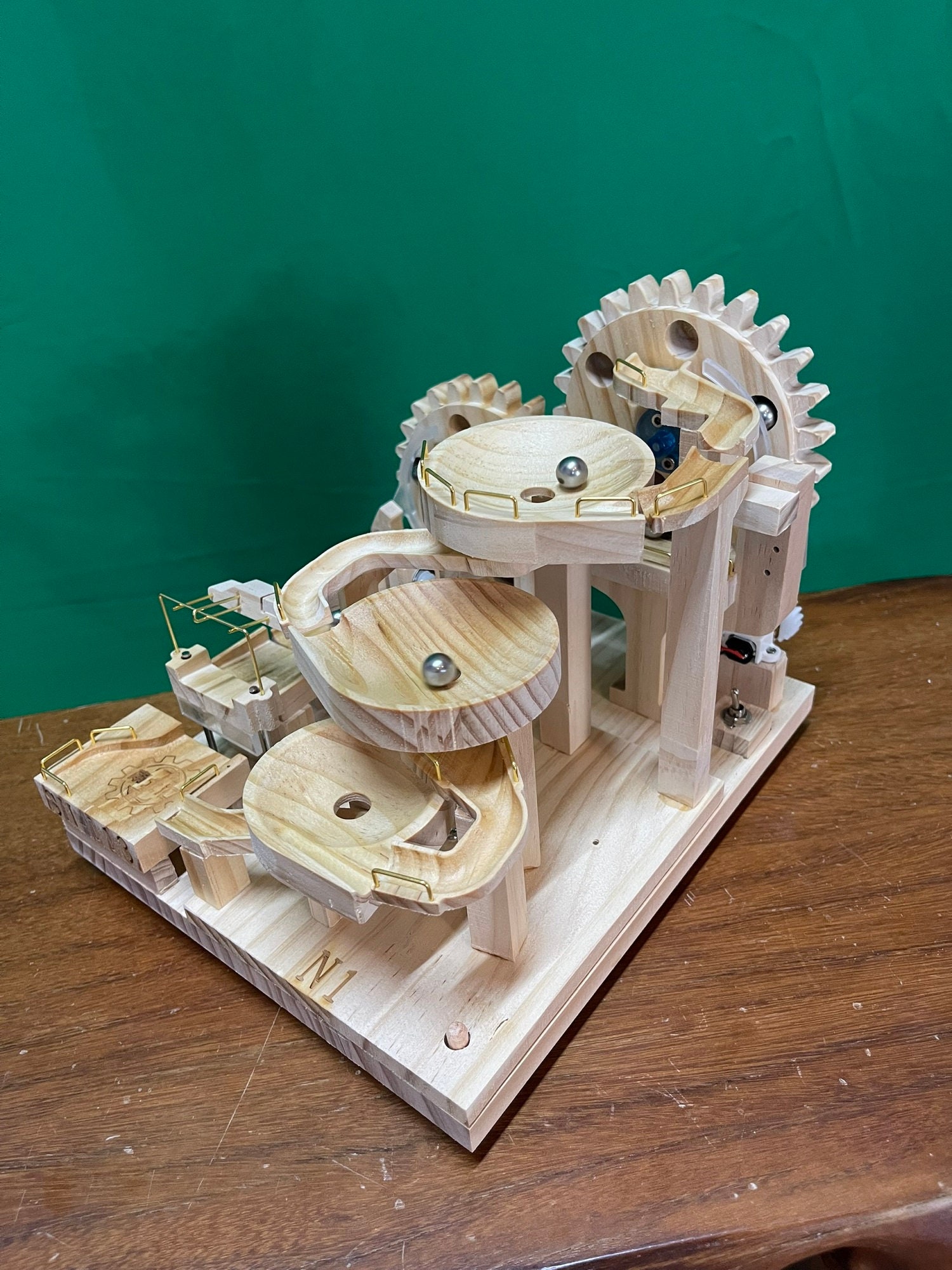 Art cinétique Machine à mouvement perpétuel-machine à billes
