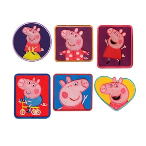 Könnte beinhalten: Set aus sechs aufgestickten Aufnähern mit der Figur Peppa Wutz in verschiedenen Posen und Outfits. Die Aufnäher haben unterschiedliche Formen, darunter Kreise, Quadrate und ein Herz, mit leuchtenden Farben wie Rosa, Rot und Blau.