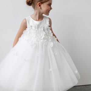 Robe de demoiselle d&#39;honneur blanche avec cape florale, robe de fille en dentelle de fleurs 3D, robe de fille de tutu, robe de mariée en tulle satiné pour baptême de communion