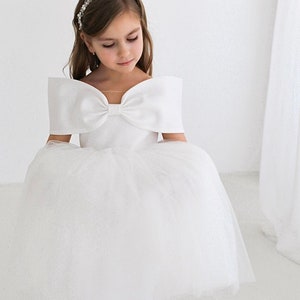 Robe de demoiselle d'honneur blanche avec gros noeud, robe de princesse tutu longue, robe en tulle pour tout-petit, robe bouffante pour bébé, baptême, baptême, communion, mariage image 1