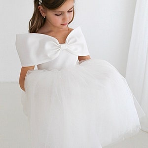 Robe de demoiselle d'honneur blanche avec gros noeud, robe de princesse tutu longue, robe en tulle pour tout-petit, robe bouffante pour bébé, baptême, baptême, communion, mariage image 2