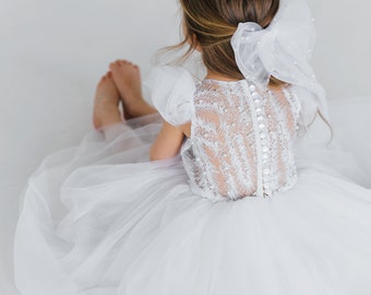 Flower girl dress white, white girls dress for wedding, tulle princess dress, lace girl dress boho, simple flower girl dress, dress for kid