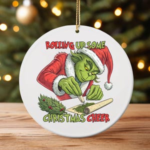 Aufrollen einiger Weihnachtsstimmung PNG, lustige Marihuana Urlaub Clipart, Cannabis Weihnachten Grafik transparent festliches Unkraut Humor Design,