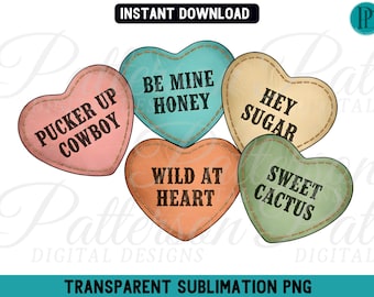 Puede incluir: Un diseño digital con cinco gráficos en forma de corazón con bordes cosidos. Cada corazón tiene un color diferente y una frase única: "Pucker Up Cowboy", "Be Mine Honey", "Hey Sugar", "Wild at Heart" y "Sweet Cactus."